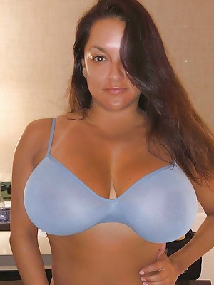 Monica Mendez Exclusive Tan Photos Showing Her Melons